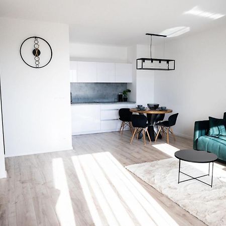 Downtown28 Apartment โปปรัด ภายนอก รูปภาพ