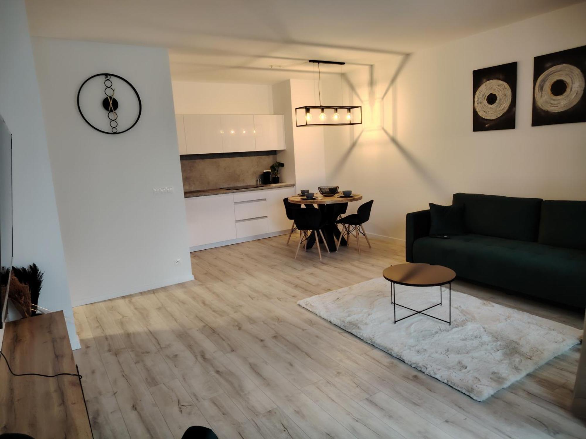 Downtown28 Apartment โปปรัด ภายนอก รูปภาพ